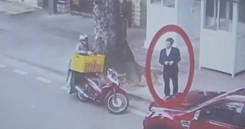 Video Hoàng Văn Hưng nhận cặp nghi 'đựng 450.000 đô tiền chạy án' 