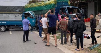 Video 2 xe tải kẹp nát xe máy kinh hoàng ở Bắc Giang 