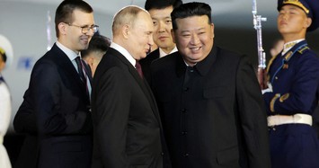 Clip ông Kim Jong-un đón Tổng thống Putin lúc 3h sáng tại sân bay 