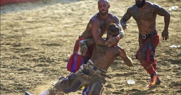Môn “bóng bầu dục” thời La Mã cổ đại gây sát thương kinh khủng thế nào?