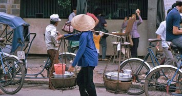 Cuộc sống nhộn nhịp ở vỉa hè Sài Gòn năm 1991 