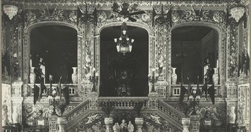 Bộ ảnh quý về nhà hát của vua Khải Định một thế kỷ trước 