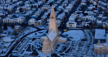 Khám phá từng ngóc ngách nhà thờ đặc biệt nhất thế giới ở Iceland 