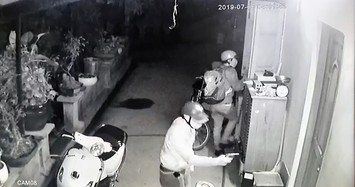 Hình ảnh nhóm trộm được camera ghi nhận.