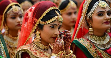 Nhà buôn kim cương tổ chức đám cưới cho hàng trăm cô dâu ở Ấn Độ