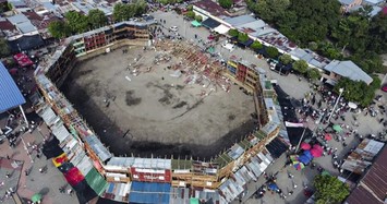 Video: Cận cảnh vụ khán đài sân vận động đấu bò tại Colombia đổ sập 