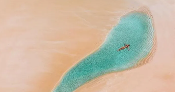 Kỳ lạ vùng biển tí hon tại Australia, chỉ đủ cho một người tắm