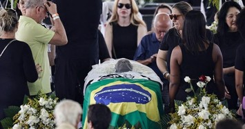 Hàng ngàn người dân Brazil đến từ biệt Vua bóng đá Pele