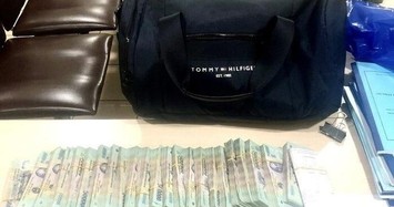  Đại gia mang theo 1,2 tỷ đồng trong túi xách rồi để quên ở sân bay  