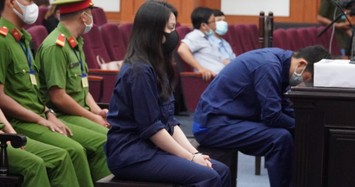 Hình ảnh tại tòa của 'dì ghẻ' Quỳnh Trang bạo hành bé gái dẫn đến tử vong 