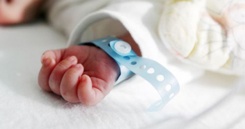 Giả nhân viên y tế vào bệnh viện bắt cóc bé sơ sinh