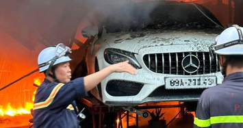 Vụ cháy garage ở Hà Nội: Xót xa hình ảnh nhiều xe sang tiền tỷ bị thiêu rụi