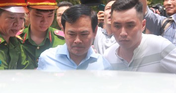 Những khoảnh khắc phiên xử Nguyễn Hữu Linh ôm hôn bé gái trong thang máy