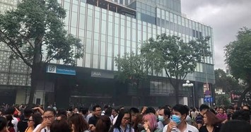 Toà nhà Sài Gòn Center bốc khói, hàng trăm người tháo chạy ở Sài Gòn