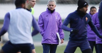 Xem Mourinho chỉ đạo các cầu thủ Tottenham trong buổi tập đầu tiên