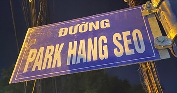 Dân Sài Gòn treo biển 'đường Park Hang Seo', chính quyền đi gỡ xuống