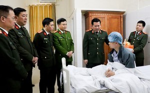 Thiếu tướng Đinh Văn Nơi chỉ đạo điều tra vụ hành khách 'tố' bị nhà xe hành hung 