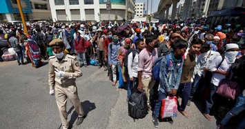 Thảm cảnh lao động nhập cư Ấn Độ trên đường về quê mùa COVID 19