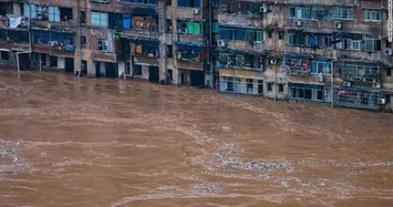 Trung Quốc bị ảnh hưởng nặng nề bởi dịch COVID-19 và lũ lụt như nào?