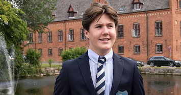 Thái tử Đan Mạch gây sốt với vẻ điển trai của tuổi 18