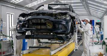 Mục sở thị những công đoạn sản xuất SUV Aston Martin DBX 2021 