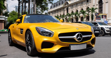 Mercedes-AMG GT S hàng hiếm nổi bật trên phố Sài Gòn