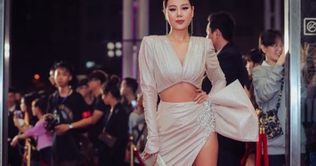 Kiều nữ làng hài Nam Thư khoe vòng 1 gợi cảm không thua người mẫu