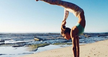 Nữ huấn luyện viên yoga nổi tiếng với thân hình siêu chuẩn nóng bỏng