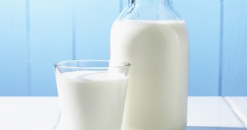 Tuyệt đối không nên ăn nho cùng tôm và sữa, có thể khiến tế bào ung thư phát triển