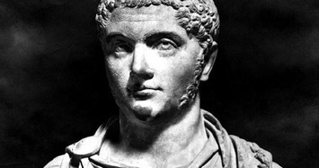 Quái đản bạo chúa La Mã nghiện bán thân kiếm tiền