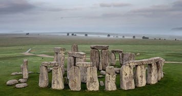 Giới khoa học đau đầu tìm lời giải cho những vòng tròn đá hàng nghìn năm tuổi ở Anh