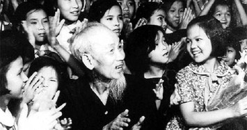 Những hình ảnh lịch sử không thể quên về Chủ tịch Hồ Chí Minh vĩ đại