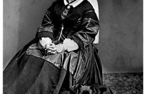 Vì sao Nữ hoàng Victoria mặc đồ đen suốt 40 năm?