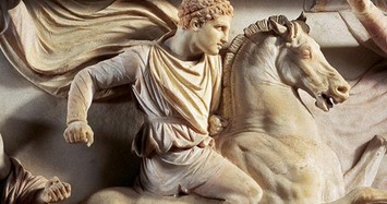 Alexander Đại đế có cơ thể tỏa ra hương thơm quyến rũ?