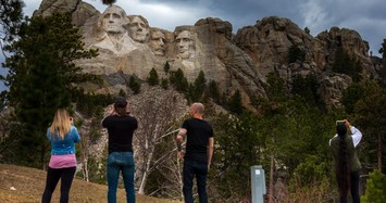 Sự thật thú vị về ngọn núi nổi tiếng nhất nước Mỹ tạc tượng 4 Tổng thống