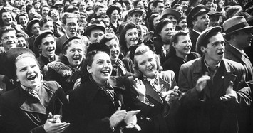 Nhìn lại hình ảnh người dân Liên Xô ăn mừng chiến thắng Thế chiến 2