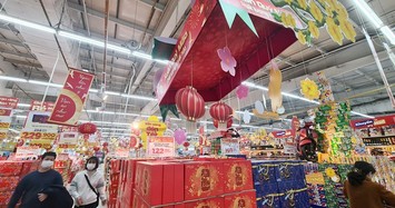 Hàng hóa Tết đồng loạt lên kệ siêu thị ở Hà Nội 