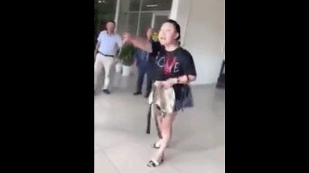 Trước nữ đại úy quậy sân bay Tân Sơn Nhất có hành khách nào gây phẫn nộ dư luận