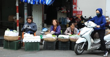 Chợ mở cửa sớm ngày mùng 2 Tết  