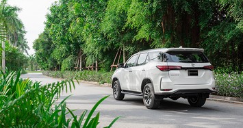 Toyota Fortuner 2021 giá từ 995 triệu tại Việt Nam, đấu Kia Sorento