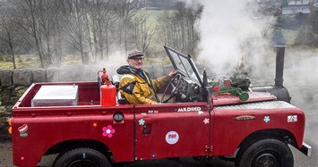 Ngắm Land Rover chạy bằng hơi nước của cụ ông 70 tuổi