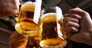 Doanh nghiệp bia đầu tiên báo lãi giảm 54% do COVID-19 và Nghị định 100