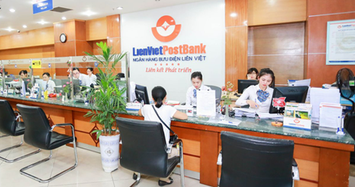 Người thân sếp LienVietPostBank bán hết vốn LPB