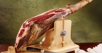 Thịt lợn muối Iberico có gì đặc biệt mà giá hàng chục triệu hút khách dịp Tết? 