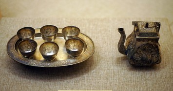 Ngắm bộ cổ vật bằng bạc của vua Nguyễn ở Hà Nội