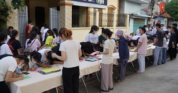Hà Nội: Gần 1800 bạn trẻ về chùa Quan Âm cầu nguyện trước kỳ thi tốt nghiệp THPT