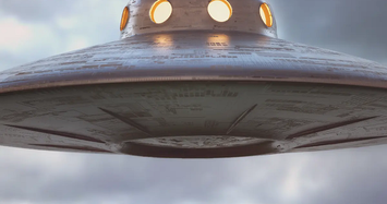 “Công nghệ của UFO vượt xa con người 1.000 năm“