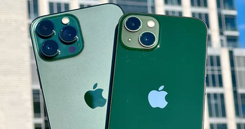 Cận cảnh iPhone 13 màu Alpine Green đẹp không tì vết 