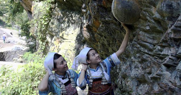 Hiện tượng vách đá 'đẻ trứng' kỳ lạ ở Trung Quốc 