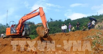 Lào Cai: Quốc lộ 279 ách tắc nghiêm trọng do sạt lở đất